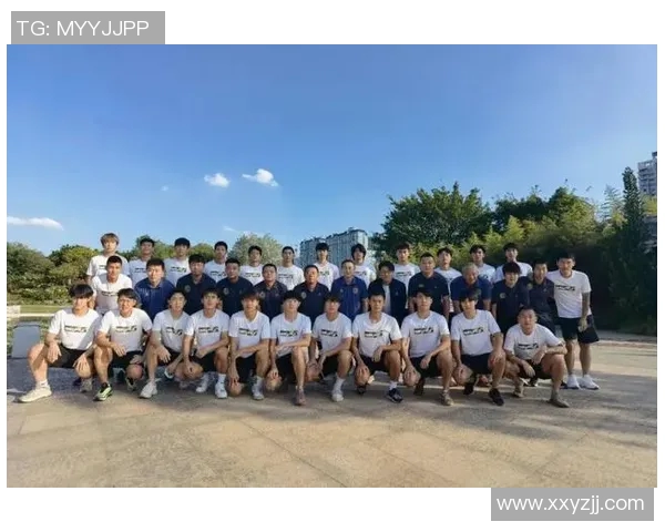 重庆足球队以53分领跑冠军赛积分榜展现强劲实力