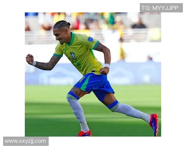 退役足球明星红白大战激情对决昔日辉煌再现绿茵场上风采依旧 退役足球明星红白大战激情对决昔日辉煌再现绿茵场上风采依旧